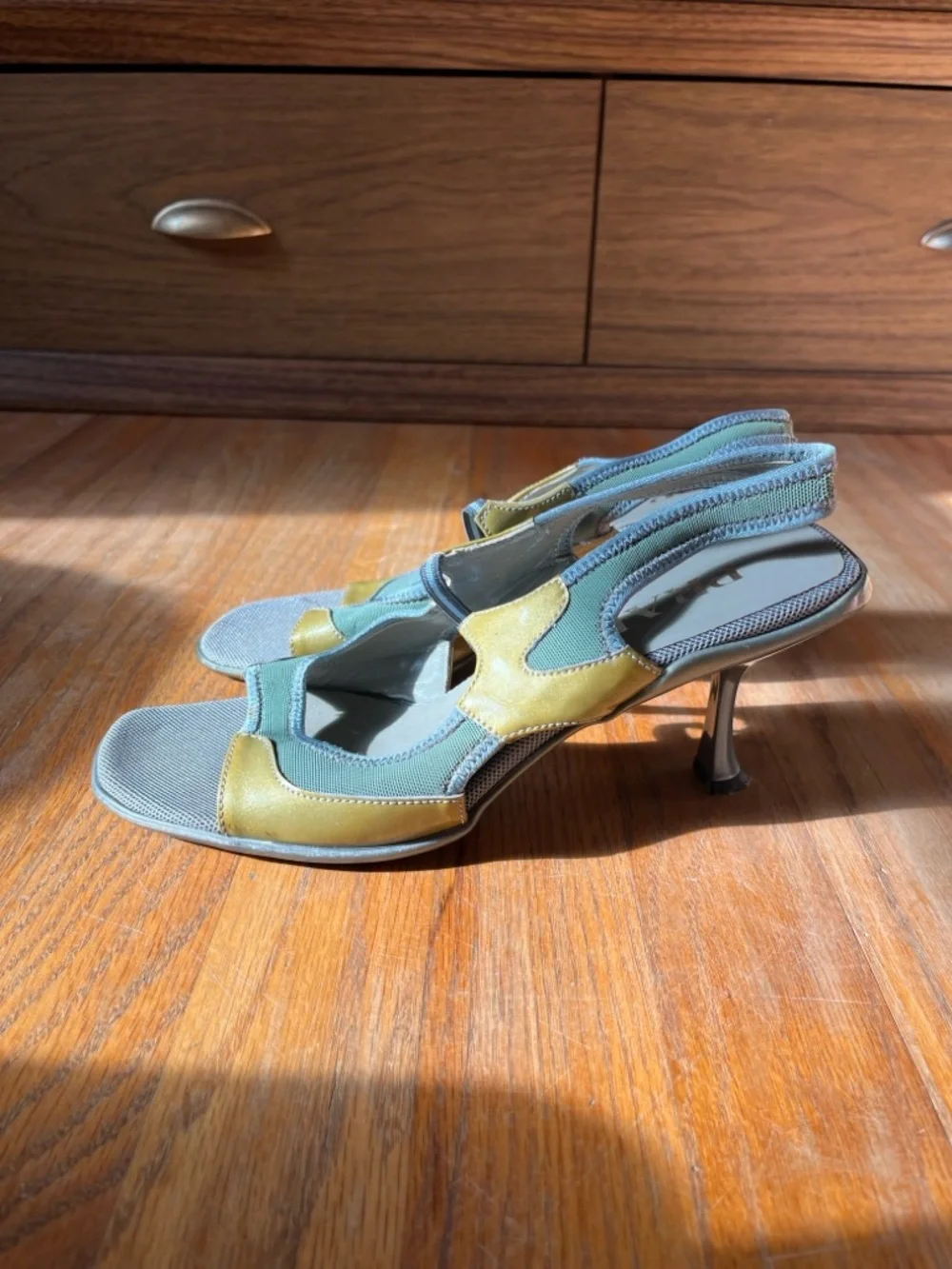 Iconic 2000s Prada Mercury slingback mesh kitten heels - Picture 2 of 13
